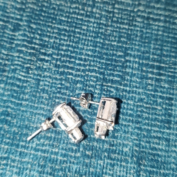 Swarovski cubic zirconia stud earrings - Picture 6 of 6